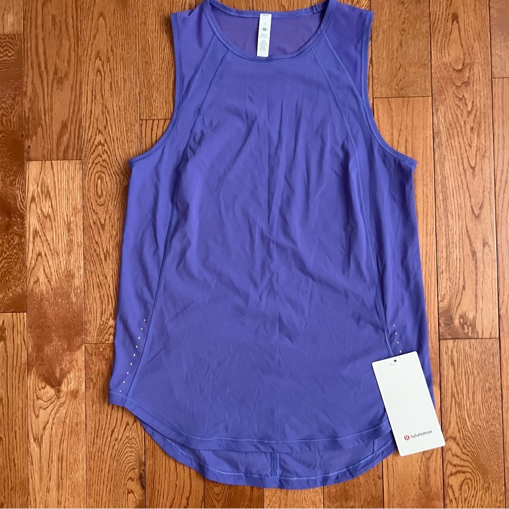 Lululemon size 4 sculpt tank 
NWT